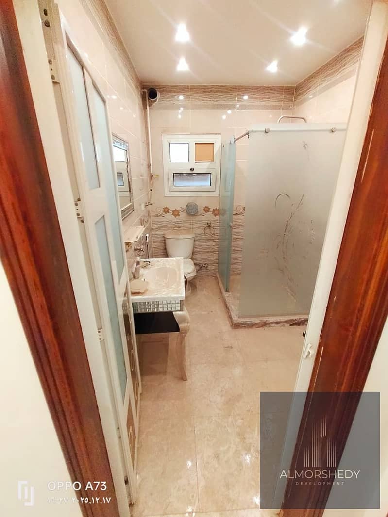 7 d48d50cb-ef52-4db3-8a8f-c1ed6f5f73de. jpg