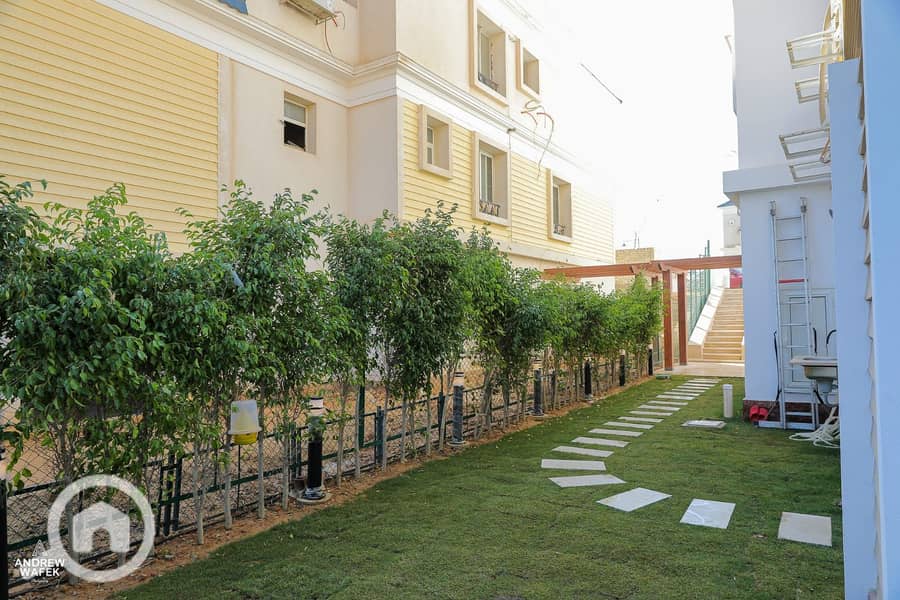 10 3868ec4a-e147-41f8-b566-f53f6bdf5f46. jpg