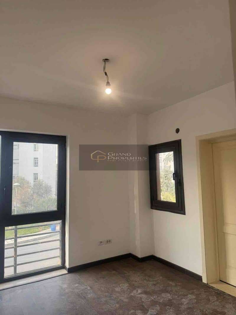 5 de3353b7-daa8-45cd-8a0a-b57363bd6b67. jpg