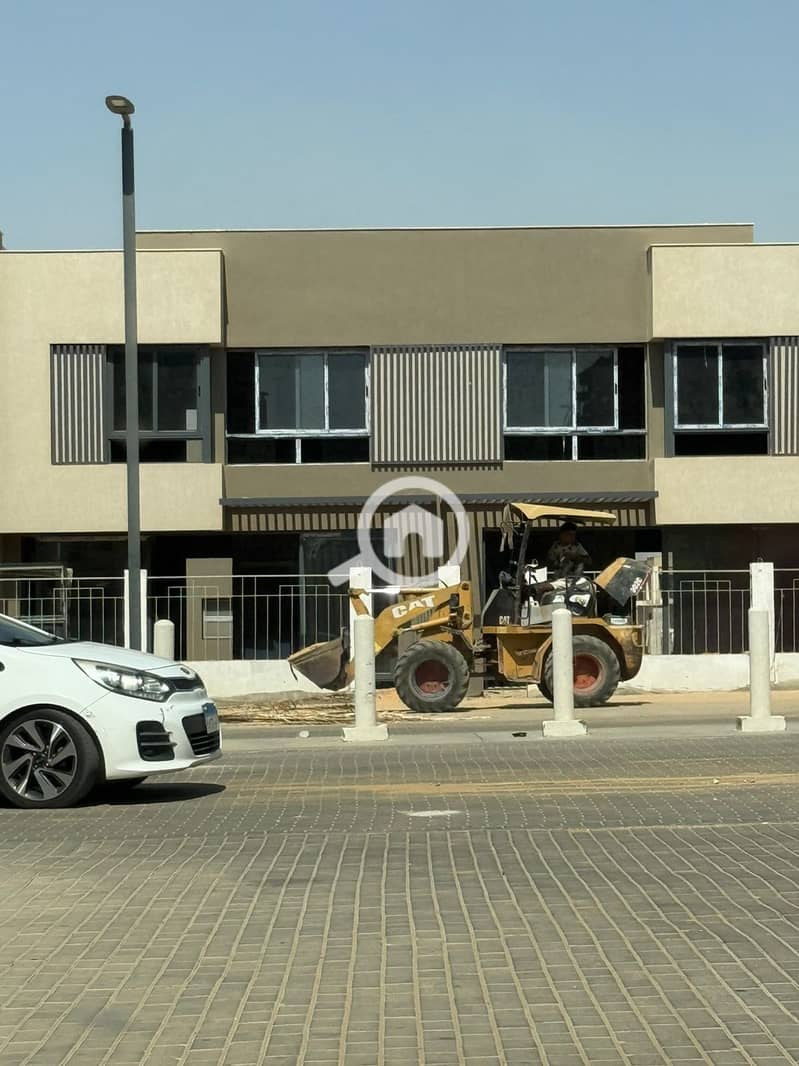 11 WhatsApp Image 2025-08-25 at 15.20. 17_c6f5e840. jpg