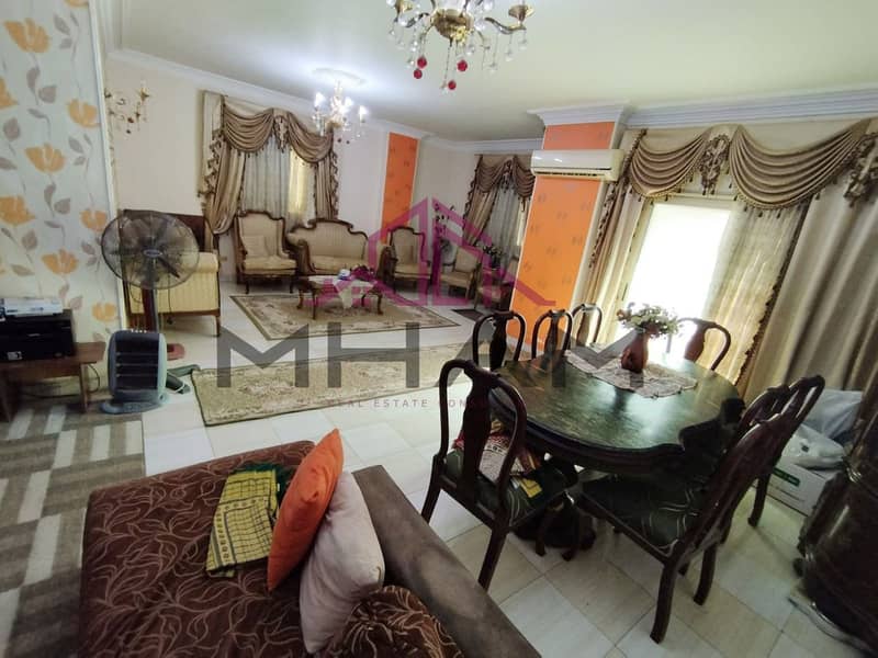 4 photo_5981101036585815146_y. jpg