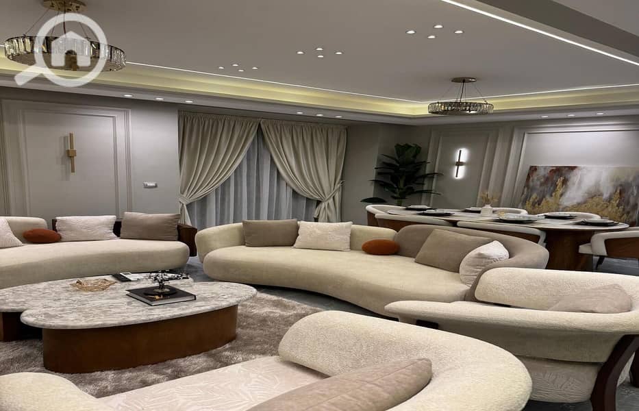 24 8650499f-c40d-412c-8016-eaa16f80d01d. jpg