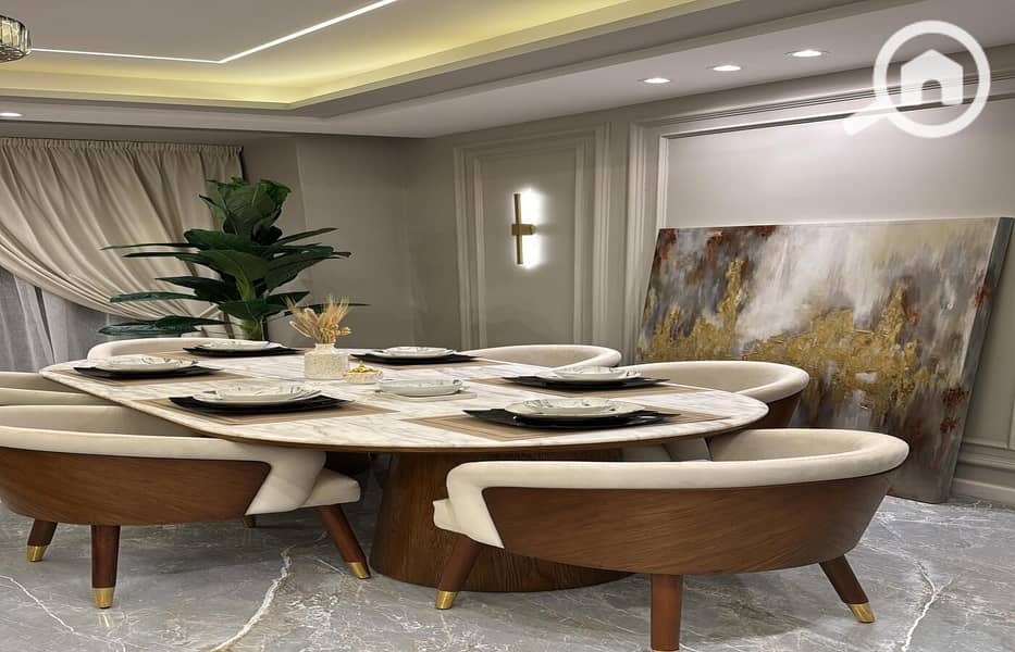 32 f6e7bed2-4900-4d8c-bf5a-55e638bf38c6. jpg