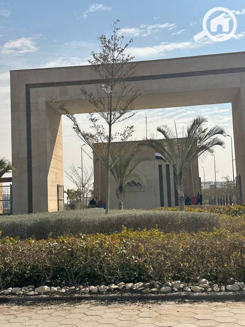 7 e9ae5809-1dca-4884-82c4-f5dcc1689c41. jpg