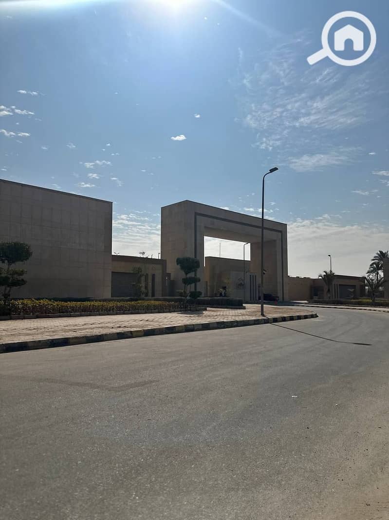 12 33e82dfc-6e76-4328-9644-e8757c004d25. jpg