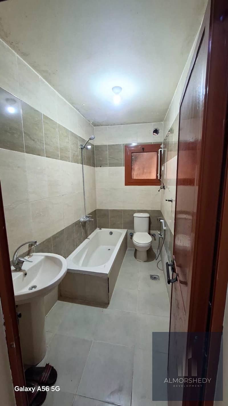 8 b52566ac-6d0e-4397-9183-6b59fc91a380. jpg