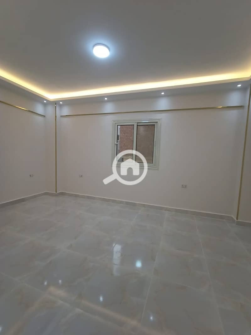 4 8f4f8a5b-22e4-44cc-ac85-39c0313f4de8. jpeg