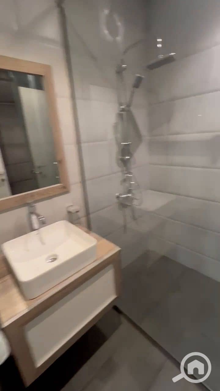 3 WhatsApp Video 2025-12-28 at 15.49. 31_214. jpg