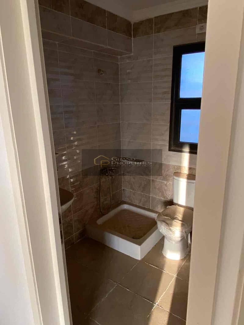 5 cf68f584-597c-4d56-a3d0-e3b4dd5008c4. jpg