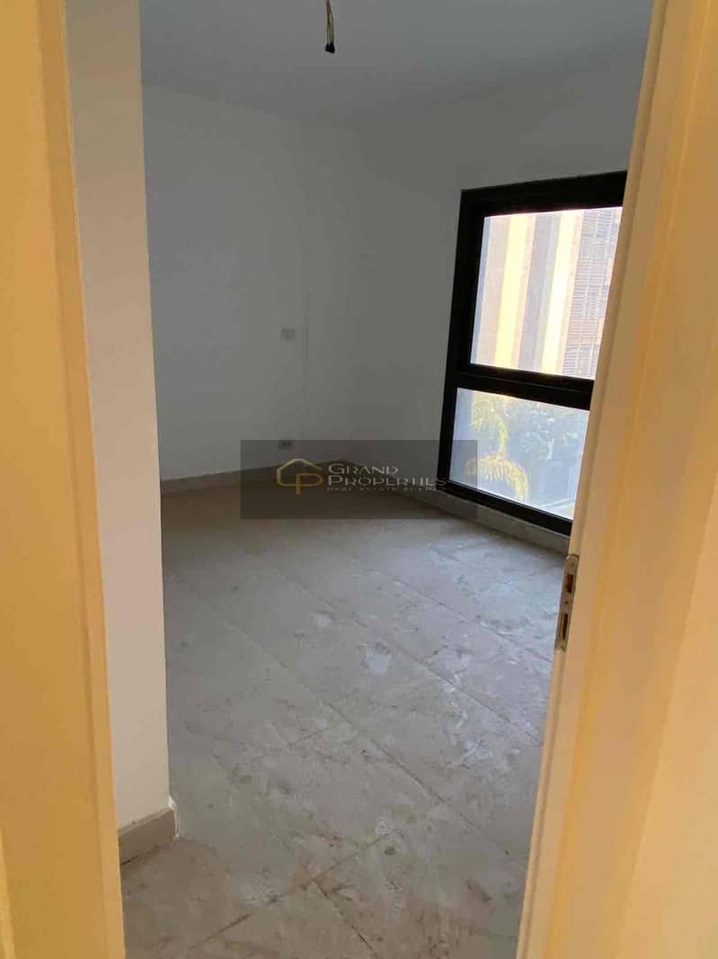 6 c945c220-93a2-476d-86d4-caf0392e7a4e. jpg