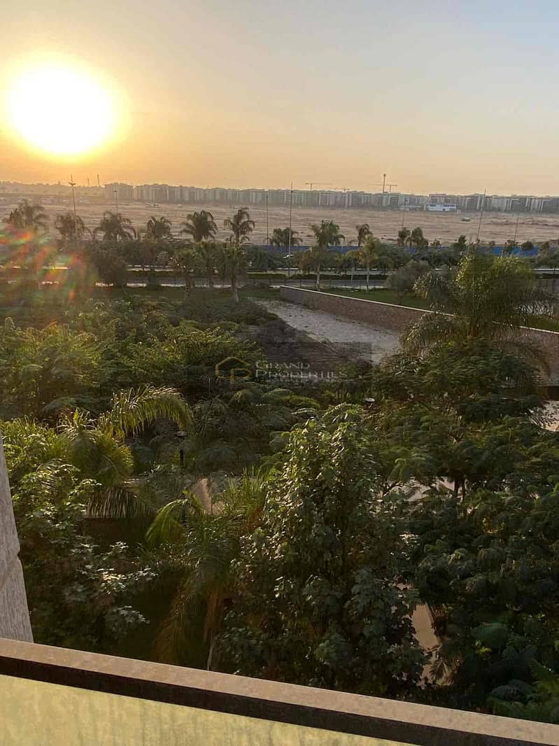 10 a36e33d4-cc3c-4947-b8e6-eac567617d77. jpg