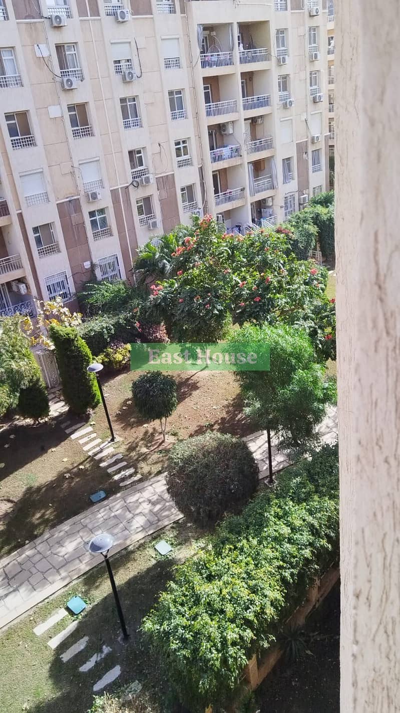 10 fa7bc0fa-a32d-45c1-b71f-95b5270f50ba. jpg