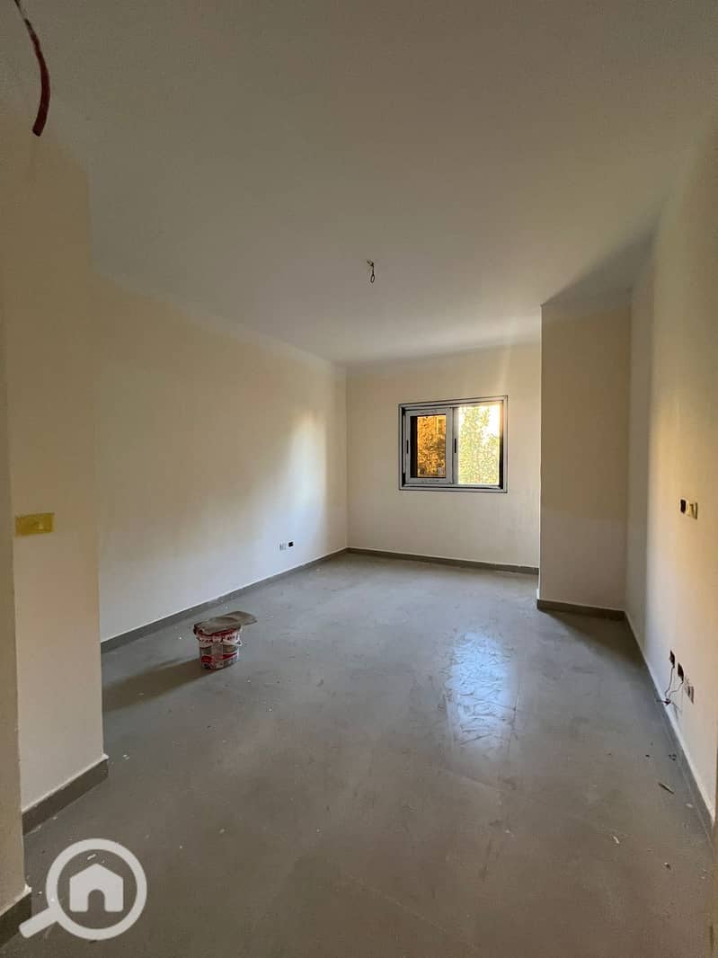 2 9cced57d-9aa8-4ff7-8c2e-2a336bc76fbf. jpeg