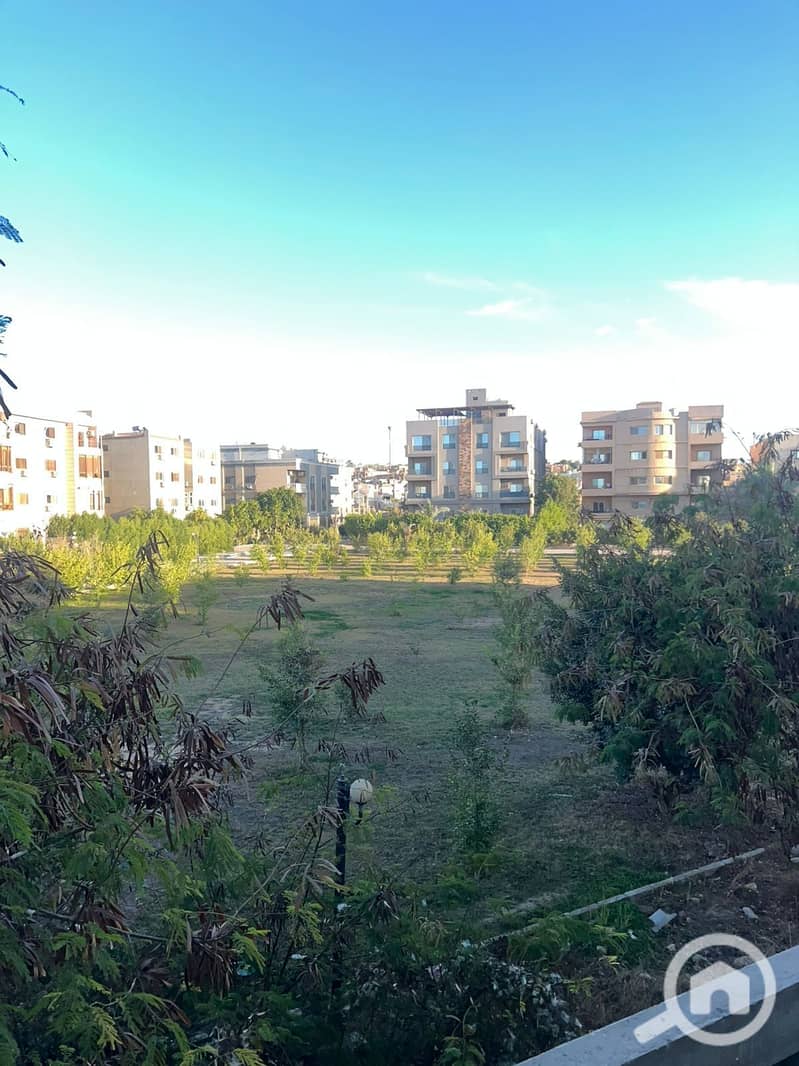 14 231c549a-bec3-456b-b6f3-c86700f499bd. jpeg