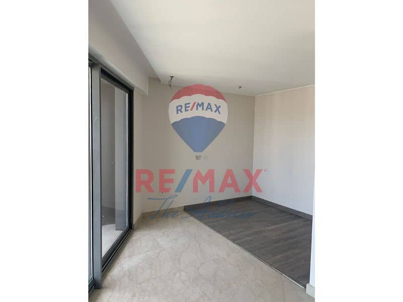 10 ed7f6cce-13e1-47a2-8648-61c153041fa7. jpg