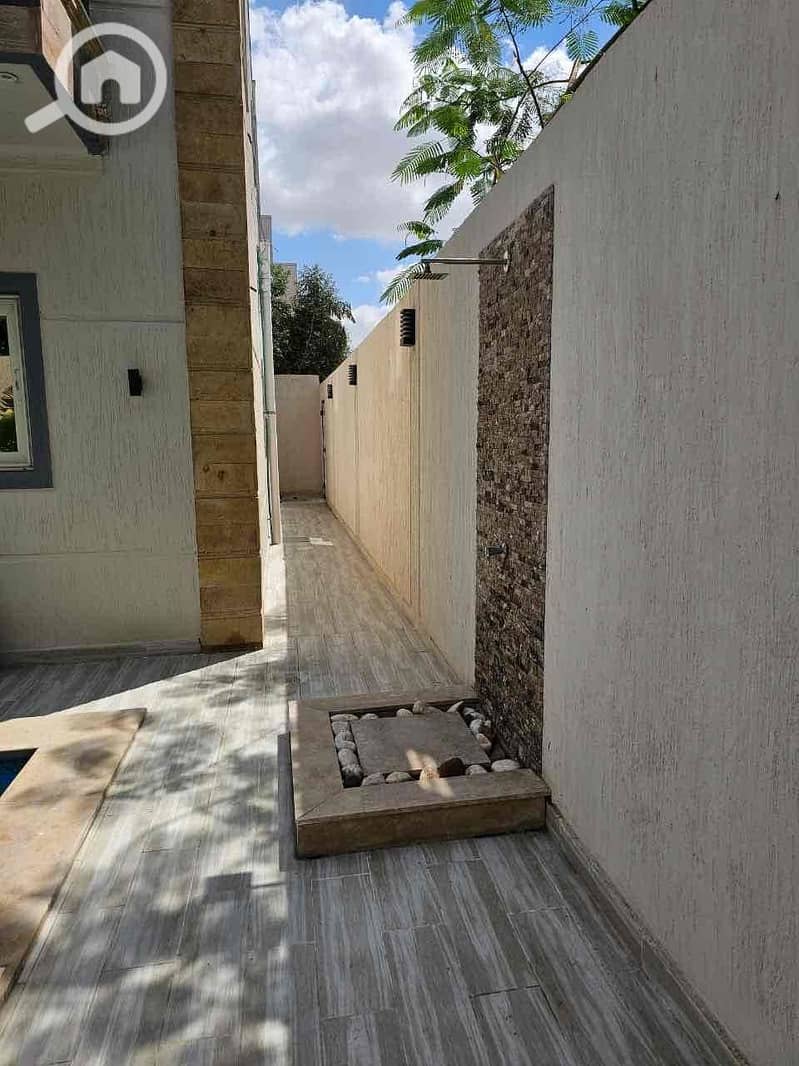 14 5bf96bd8-9b64-4a7b-bcb4-1eb6a5d92205. jpg