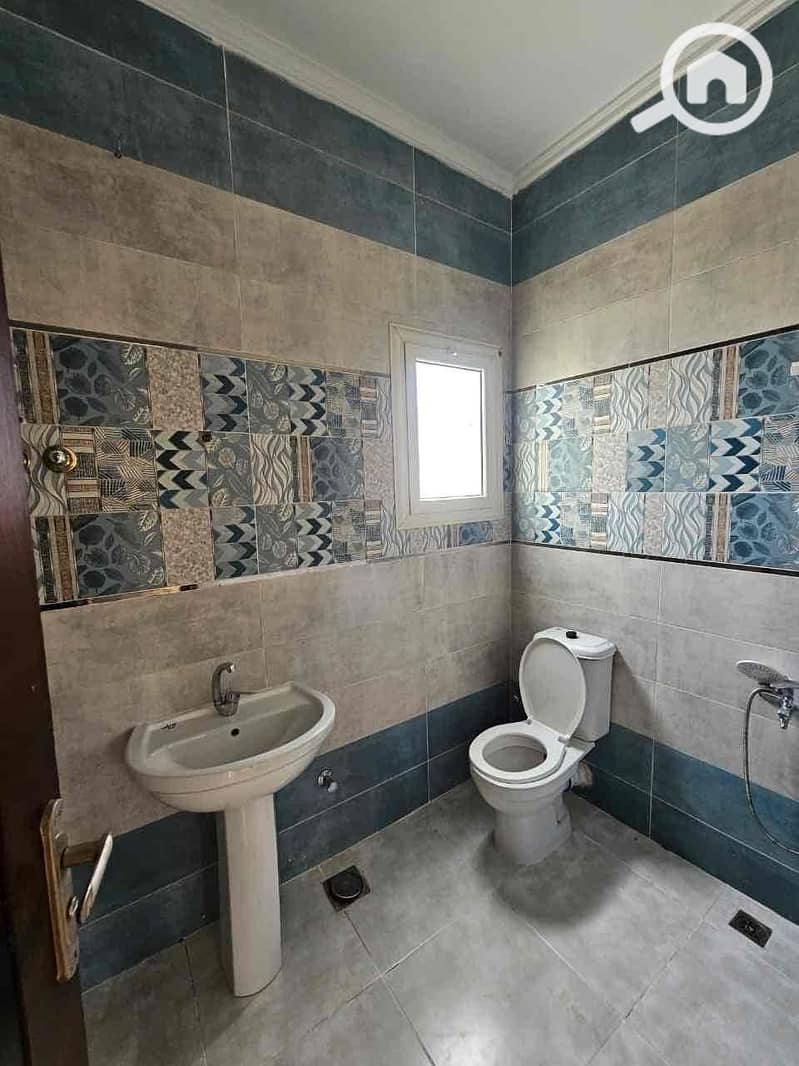 28 2d8acdb9-8acd-41ed-8b39-03daf529770b. jpg