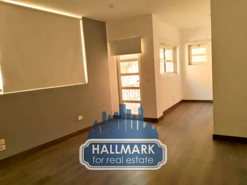 4 4371acaa-b2cd-405b-bbf5-5623c8fe3820. jpg