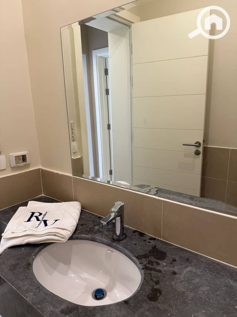 9 bf16d268-9936-479b-85f2-16a2f0c85a08. jpeg