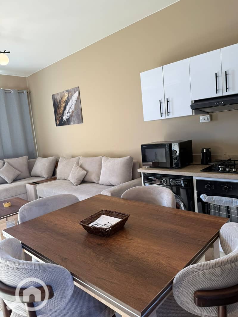 12 b6a5365a-326f-46a0-b88a-56110f318974. jpeg