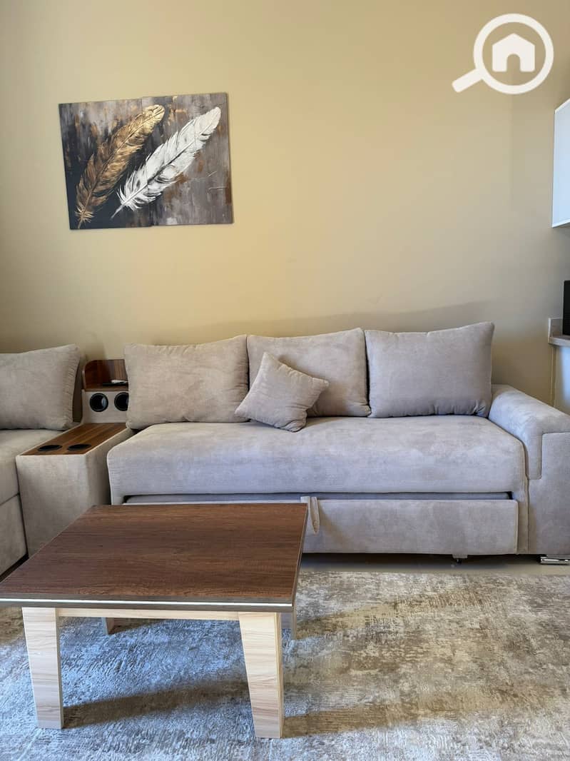 14 a90ab590-6e90-4a9b-a4a1-7fc5d451d83b. jpeg