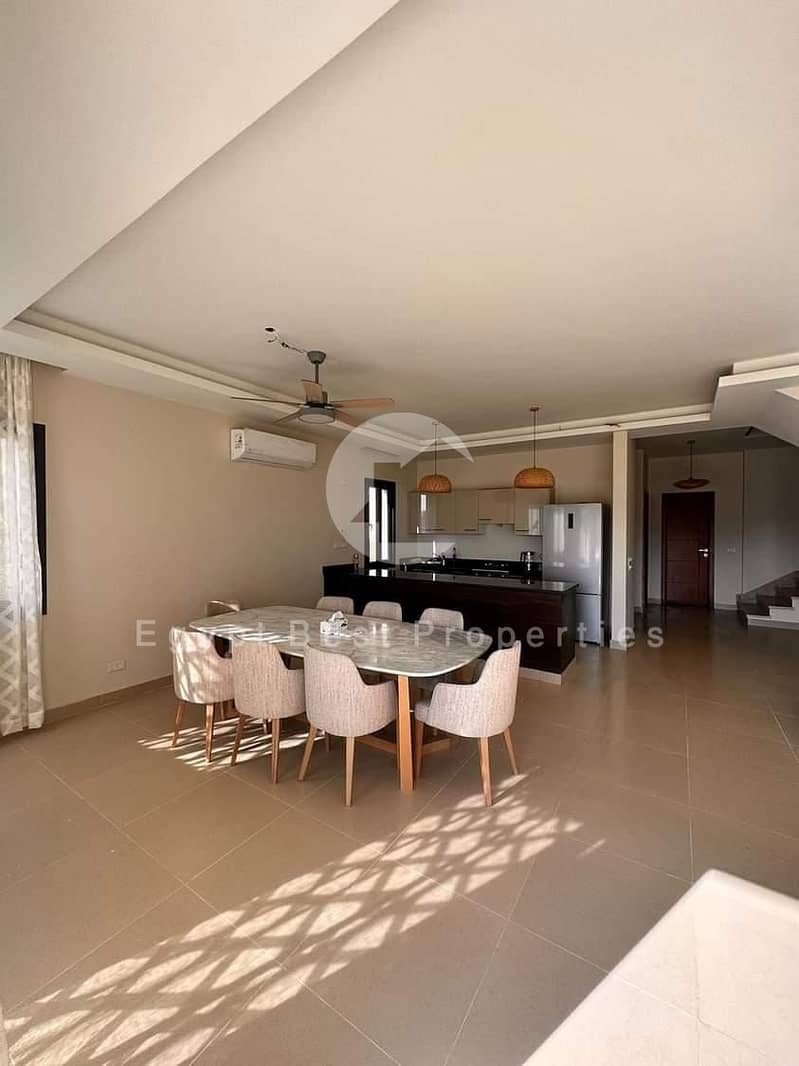 4 b769e621-a293-462e-91ea-f49b7fa373fe. jpg