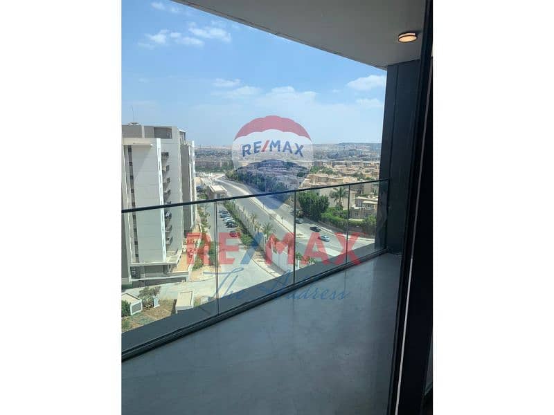 2 1eef2d3b-a0c4-4077-8b9f-cf38b466f78e. jpg