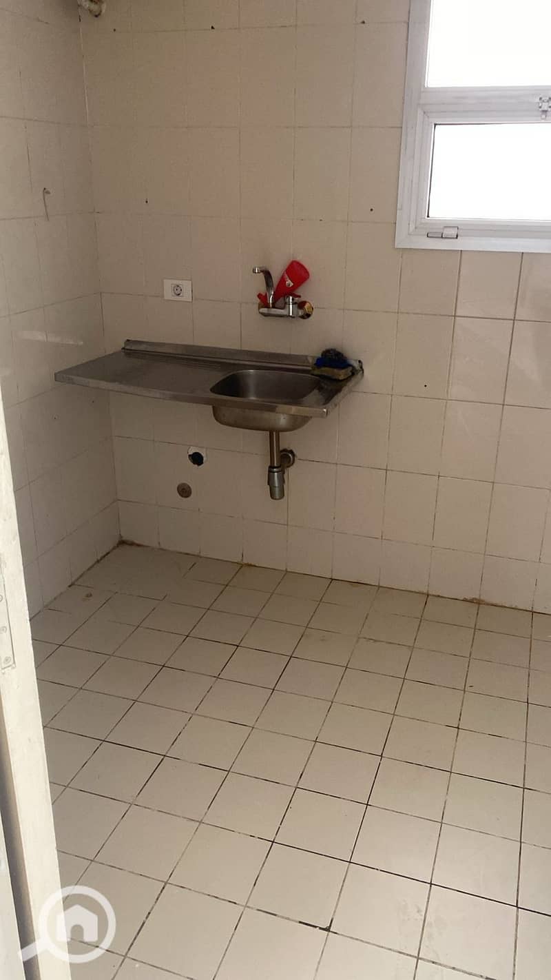 8 4ce65bcc-1fd5-4cd6-8fab-c3dd5456683c. jpg