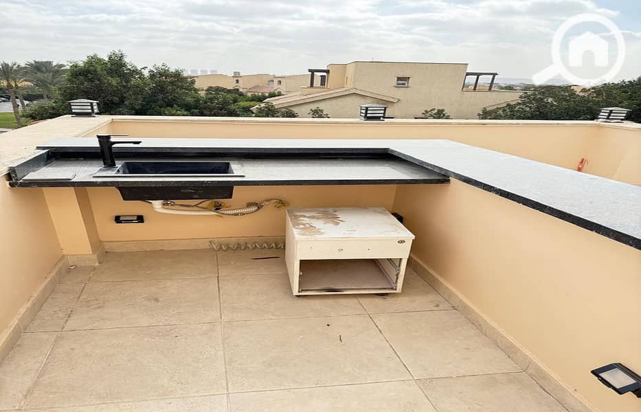 12 8e53e9c1-fa94-4e86-ad84-d8bf0ac8e09e. jpg