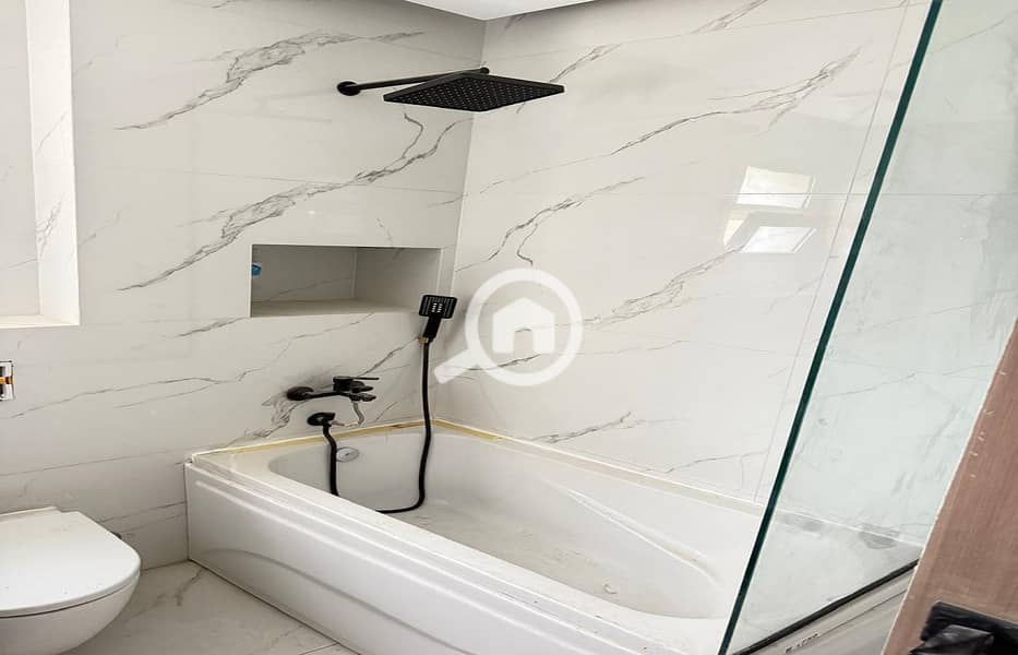 14 37f55ac8-c798-49f7-85db-c6a42a922e1e. jpg