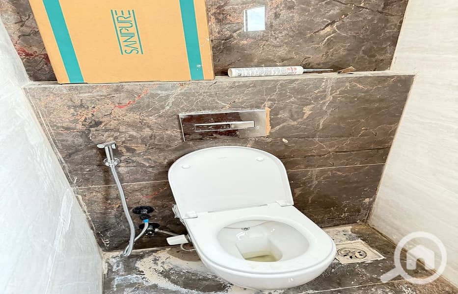 27 b4ba5582-5dbf-4b75-bded-4685977a7169. jpg