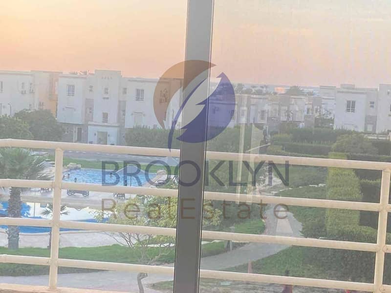 13 ef0cff7f-d297-4221-bad8-546fa4ec0e0d. jpg