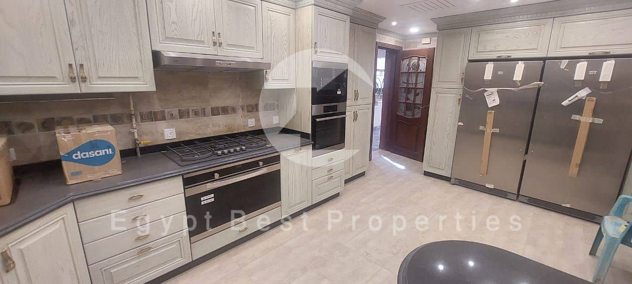 4 9fe55390-ba7b-4b69-a877-8e4cd841e549. jpg