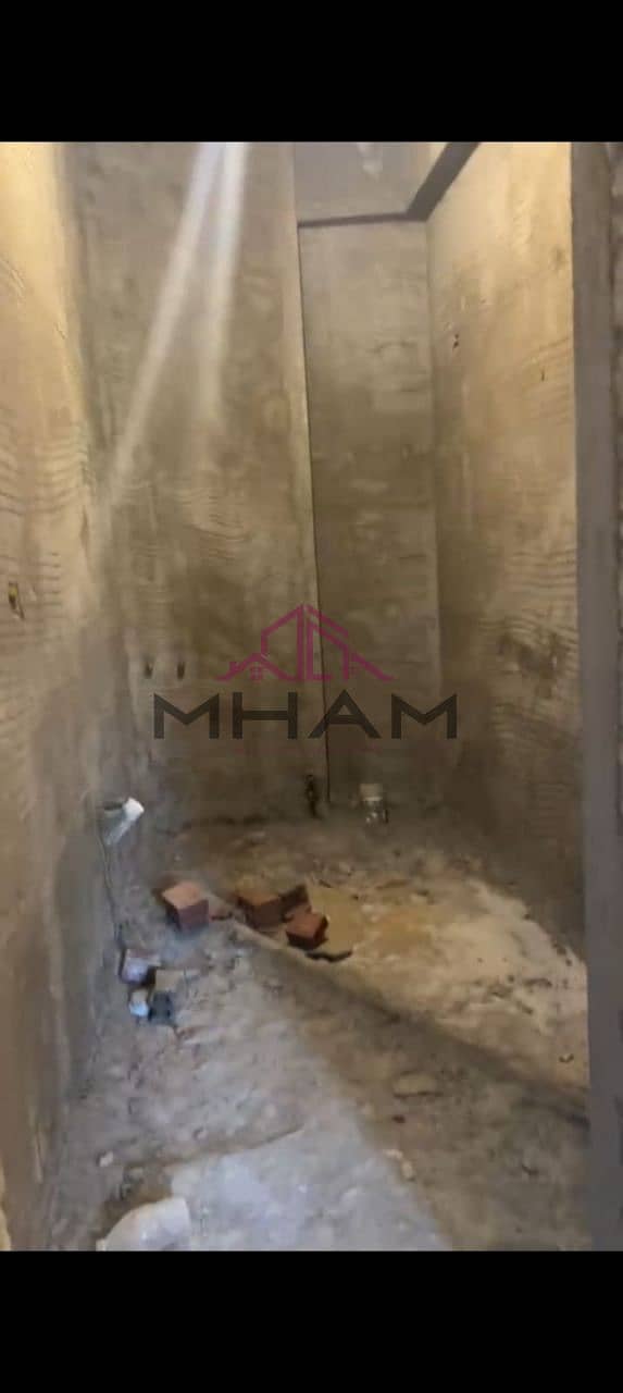 3 photo_5960980635222477604_y. jpg