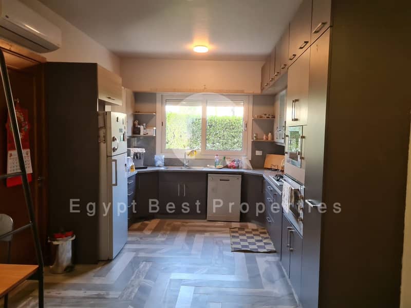 8 d9d9e178-4ffc-42e6-9e8f-76a5eae46966. jpg