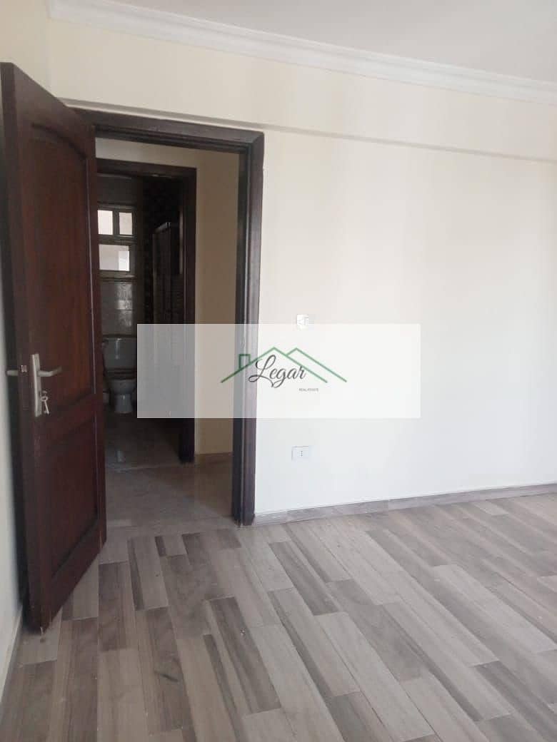 6 fe50f560-4f71-413d-8a9f-b9c36e2bcf89. jpg