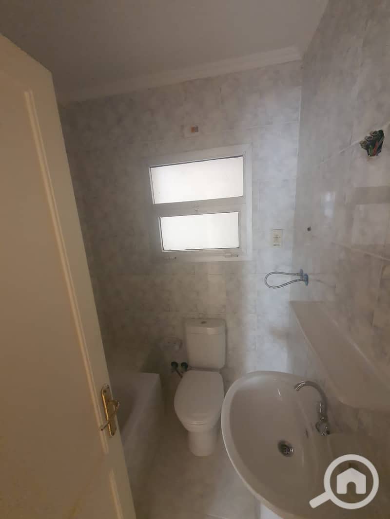 8 075ba938-7b60-4f52-8ce5-44551477e1d3. jpg