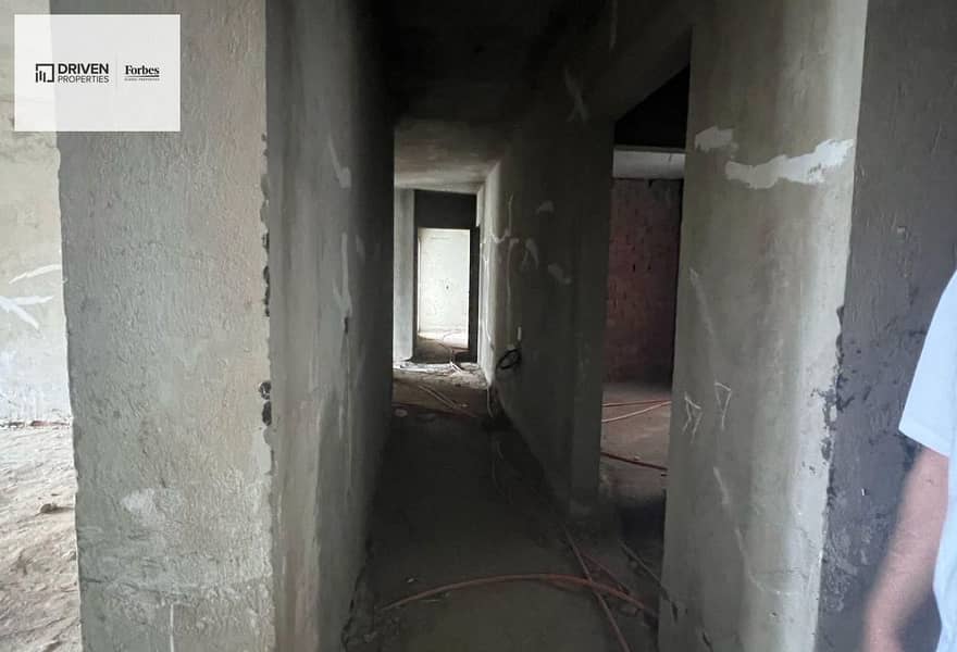 10 28ae7528-2a38-45bf-99c3-b05113a24595. jpg