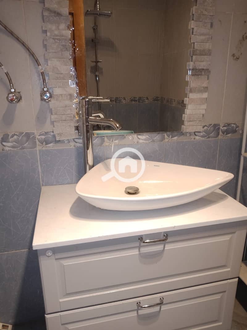 2 4f6c4371-5cf8-404f-97f6-d00c618661b0. jpg