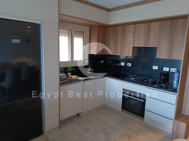 4 c225bf7b-ca12-4ac3-bc3f-d216ab11ca1d. jpg