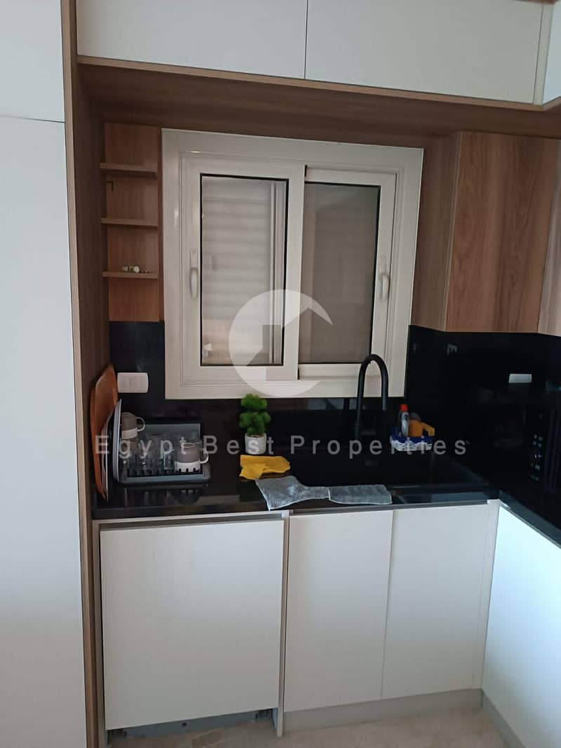 9 aa8f5328-2bf9-475b-95ae-48cce903a559. jpg