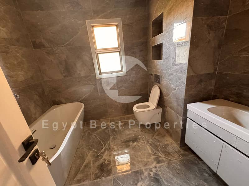 10 c5015640-b5d0-45f2-a6c6-dfac86742ef9. jpg