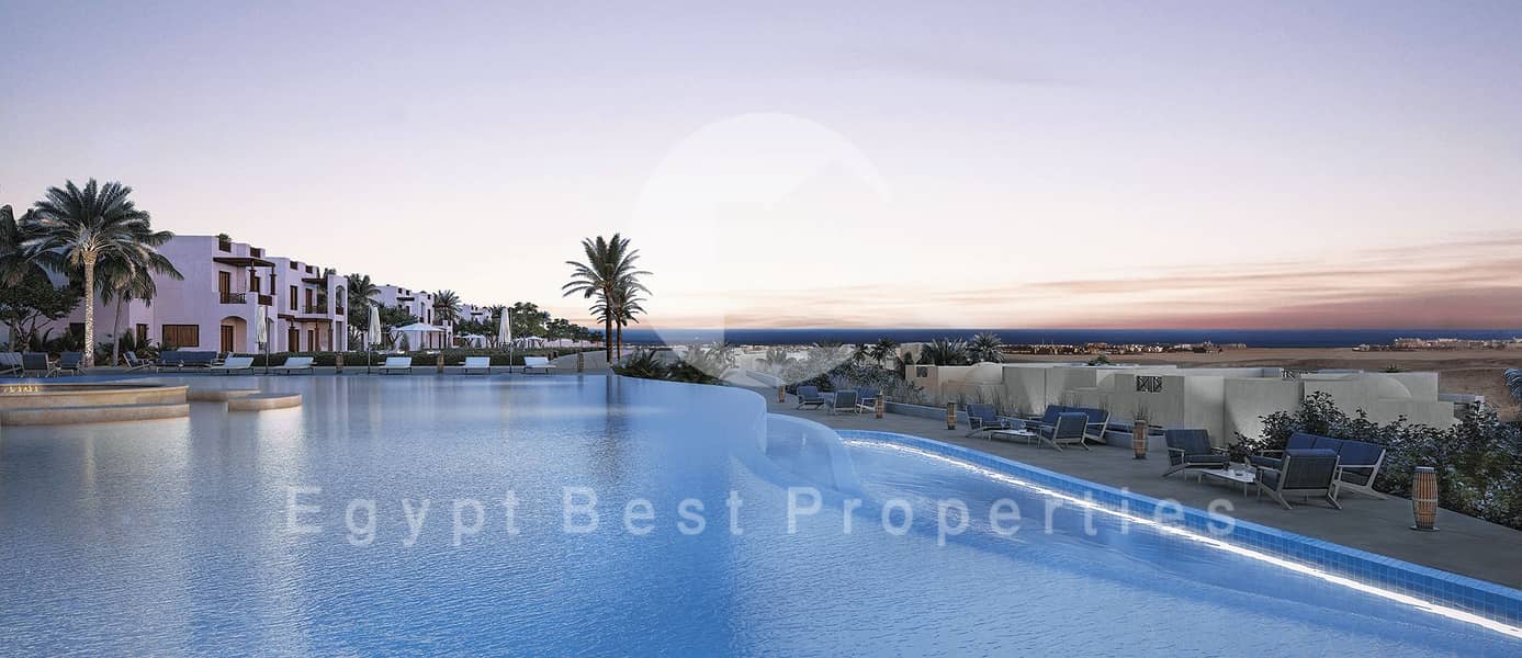 10 Pool_1920x830-min. png