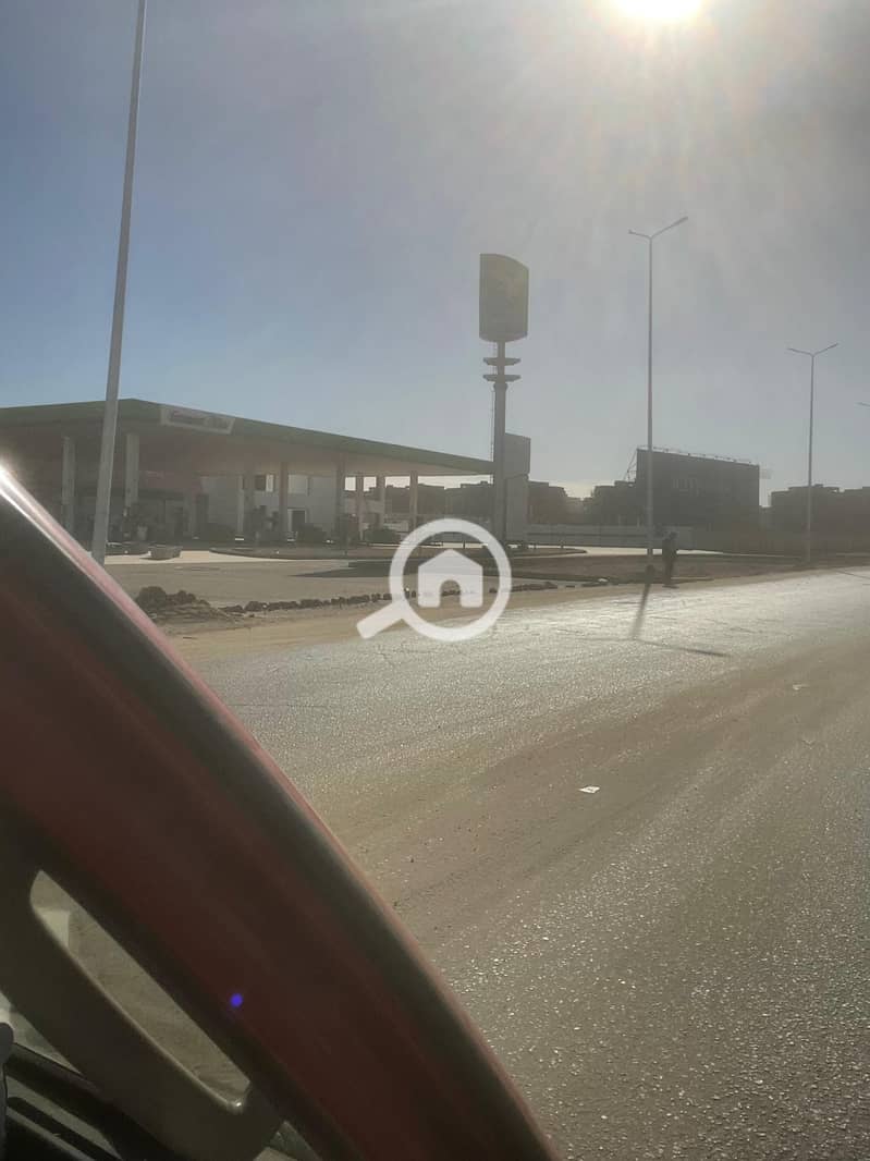 12 b2bd3227-a542-4dc9-9799-b2a308548e79. jpg