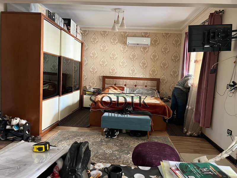 4 4b0018a2-c709-47d0-b4d6-22468f33d948. jpg