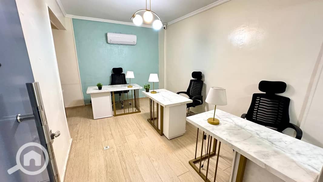 4 6aa6d2c5-3a37-403c-bf0c-81986a71ef95. jpg