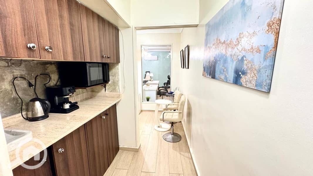 9 360a2672-2ab7-47d3-b7b0-ec163aa9647e. jpg