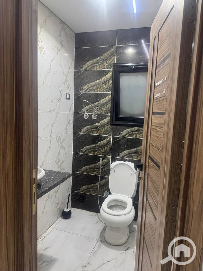 10 045533ca-cb5f-4b9b-9d96-510f0a2b39cd. jpg