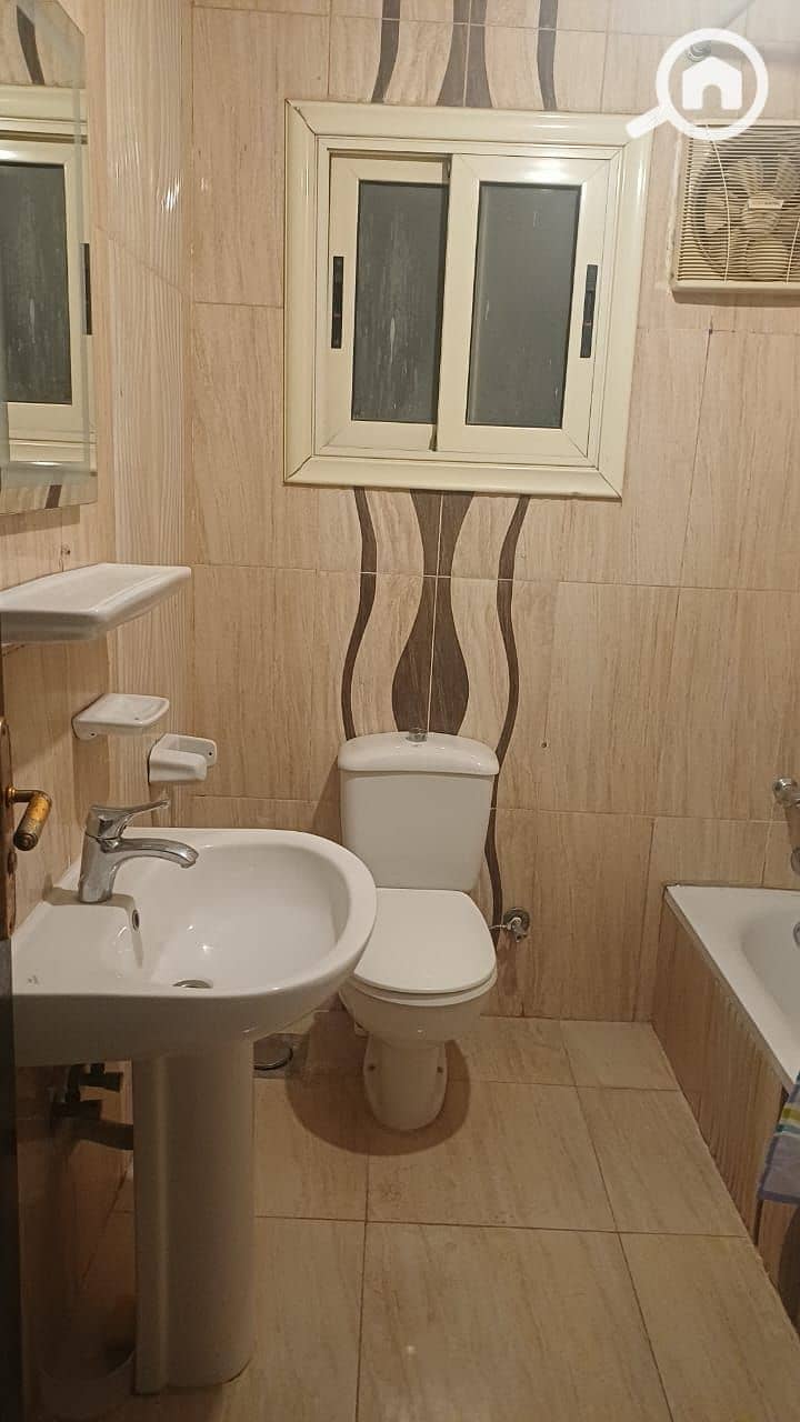 8 fc00c38b-3022-4ff9-9eda-47ad26bab7bd. jpg