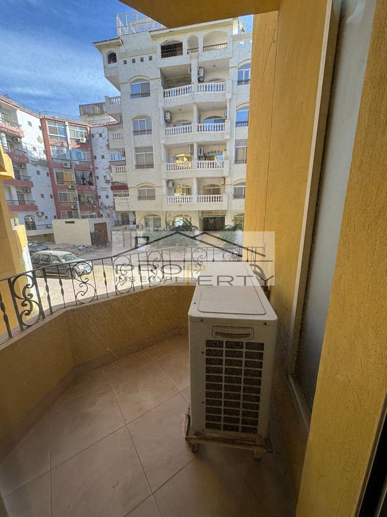 12 e8ac65d8-0bf5-4740-8433-243d9b4eedc0. jpg